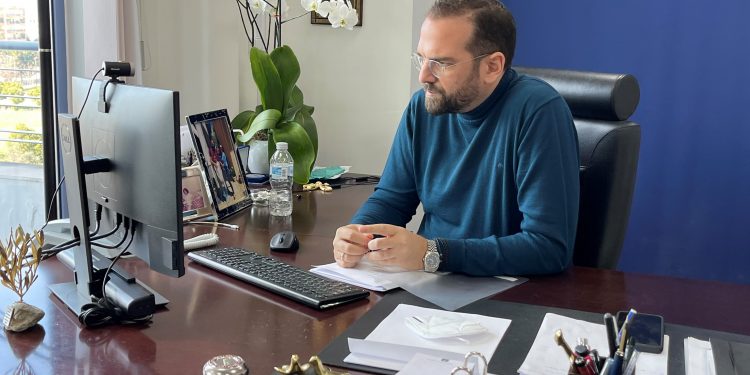 ΝΕΚΤΑΡΙΟΣ ΦΑΡΜΑΚΗΣ: “Προσέχουμε και εμβολιαζόμαστε”