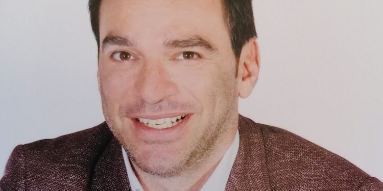 ΔΗΜΗΤΡΗΣ ΝΙΚΟΛΑΚΟΠΟΥΛΟΣ: “Μετά την Σταύρωση… ακολουθεί πάντα η Ανάσταση!”