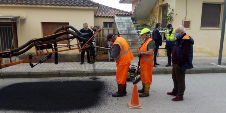 ΔΗΜΟΣ ΠΗΝΕΙΟΥ: Αποκατάσταση οδοστρώματος με τη μέθοδο της εκτοξευόμενης ασφάλτου