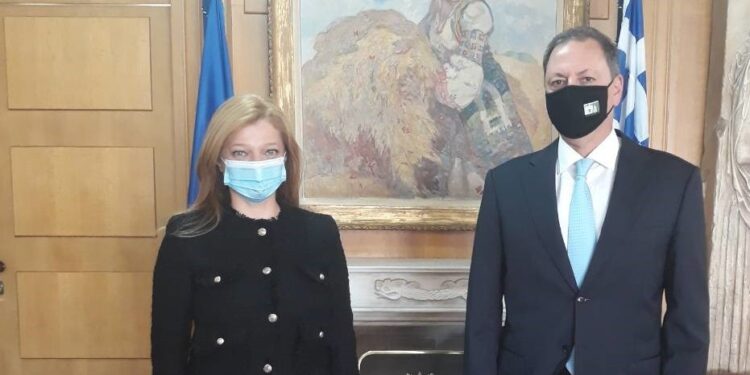 ΔΙΟΝΥΣΙΑ ΑΥΓΕΡΙΝΟΠΟΥΛΟΥ: Επικοινωνία με Λιβανό για την ενίσχυση της σταφίδας