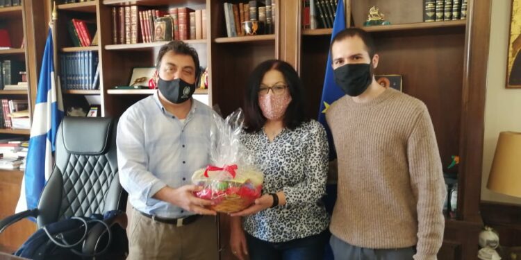 ΔΗΜΟΣ ΠΥΡΓΟΥ: Δώρα από τα παιδιά του ΚΔΑΠμεΑ “Διάπλασις”