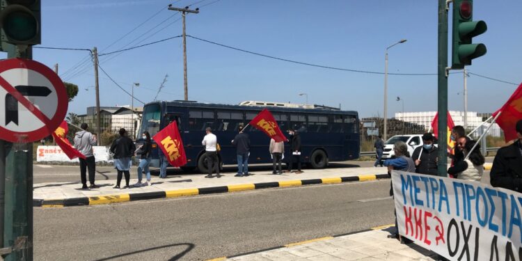 ΤΟΜΕΑΚΗ ΕΠΙΤΡΟΠΗ ΗΛΕΙΑΣ ΚΚΕ: Συγκέντρωση έξω από την 117 Π.Μ Ανδραβίδας