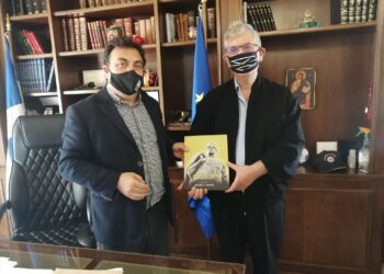 ΔΗΜΟΣ ΠΥΡΓΟΥ: Συνάντηση δημάρχου Πύργου με τον συγγραφέα του βιβλίου “Ο μυθικός Ωνάσης”