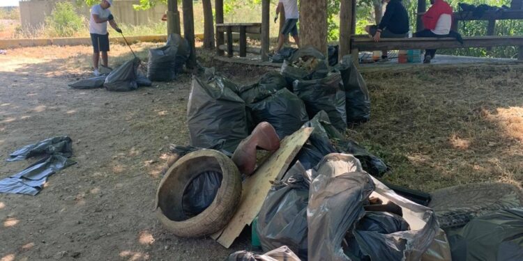ΔΗΜΟΣ ΠΥΡΓΟΥ: Δράση καθαρισμού στο Πάρκο Αλφειού