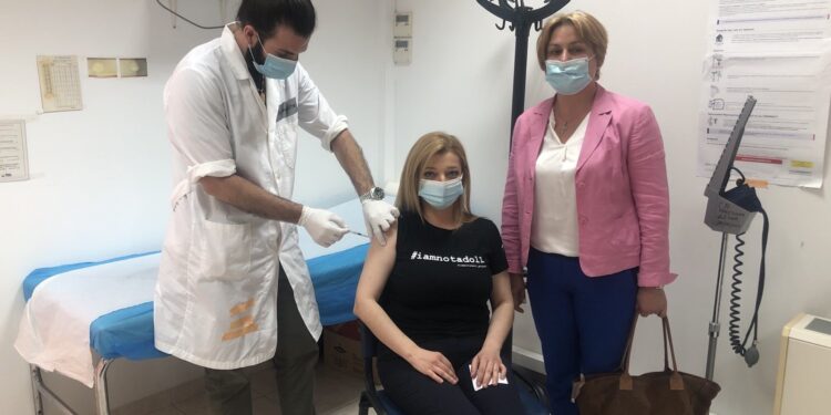Εμβολιάστηκε η Βουλευτής Ηλείας Διονυσία Αυγερινοπούλου