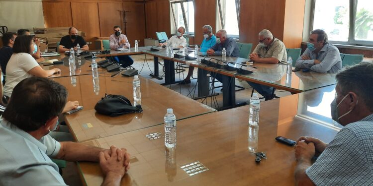 Σύσκεψη υπό τον Αντιπεριφερειάρχη Π.Ε Ηλείας Β. Γιαννόπουλο, με Διοικήσεις ΓΟΕΒ Πηνειού – Αλφειού και ΤΟΕΒ