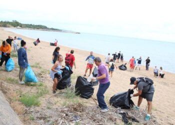 ΔΗΜΟΣ ΗΛΙΔΑΣ: Καθαρίζονται οι παραλίες του Δήμου