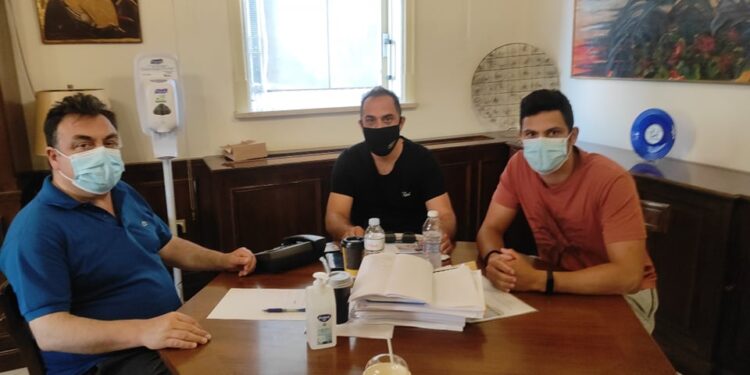 ΔΗΜΟΣ ΠΥΡΓΟΥ: Συνάντηση δημάρχου με τον σύλλογο Νέων Καταραχίου