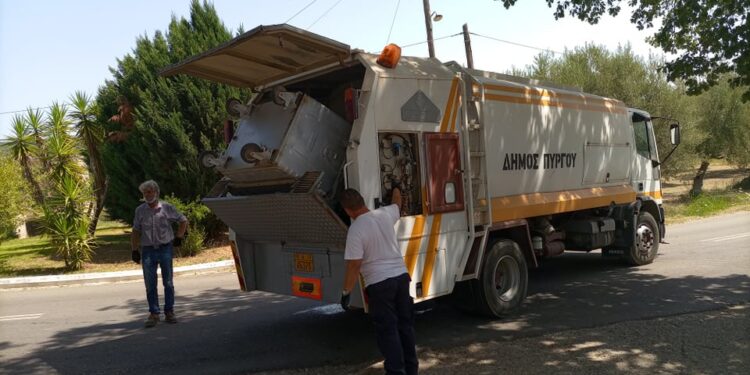 ΔΗΜΟΣ ΠΥΡΓΟΥ: Απολυμαίνονται κάδοι και φρεάτια