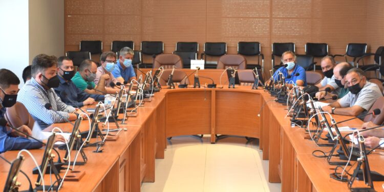 ΠΕΡΙΦΕΡΕΙΑ ΔΥΤΙΚΗΣ ΕΛΛΑΔΑΣ: Σάρκα και οστά παίρνει η «ενεργειακή συμμαχία» για τη Δυτική Ελλάδα