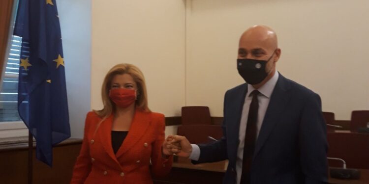 ΔΙΟΝΥΣΙΑ ΑΥΓΕΡΙΝΟΠΟΥΛΟΥ: “Αυξημένη προστασία των υπεραιωνόβιων δέντρων της Ηλείας”
