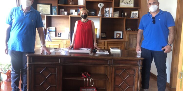 ΔΙΟΝΥΣΙΑ ΑΥΓΕΡΙΝΟΠΟΥΛΟΥ: Συνάντηση με τον Ιατρικό Σύλλογο Πύργου για την ενίσχυση της παθολογικής κλινικής του Πύργου και τις ΜΕΘ με νομοθετική ρύθμιση