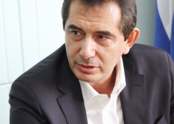 ΛΕΩΝΙΔΑΣ ΒΑΡΟΥΞΗΣ: “Δημόσιος Έπαινος”
