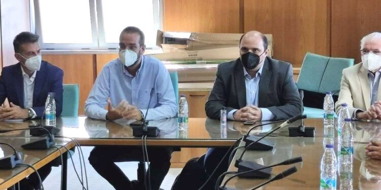 Σύσκεψη συντονισμού στην ΠΕ Ηλείας με τη συμμετοχή κυβερνητικού κλιμακίου για την στήριξη των πολιτών στις πυρόπληκτες περιοχές