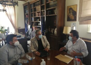 ΔΗΜΟΣ ΠΥΡΓΟΥ:  Ο Γραμματέας της Κ.Ε. του ΚΚΕ Δημήτρης Κουτσούμπας στο Λάτσειο Δημοτικό Μέγαρο (φωτος)