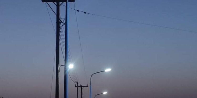 Νέα φωτιστικά σώματα με αξιοποίηση της ηλιακής ενέργειας στην είσοδο της Κοινότητας Κάτω Παναγιάς