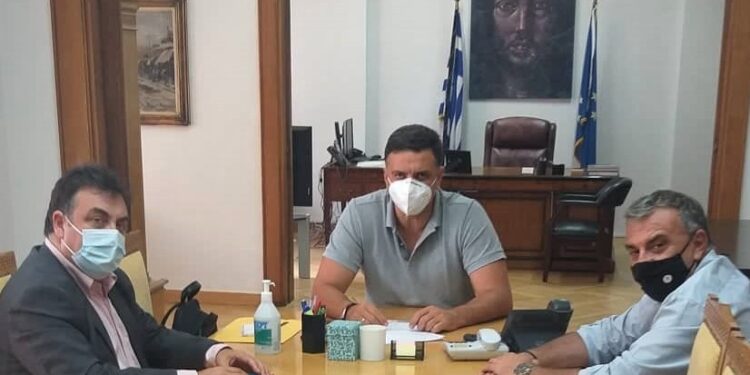 ΔΗΜΟΣ ΠΥΡΓΟΥ: Συνάντηση Δημάρχου Πύργου με τον Υπουργό Υγείας Βασίλη Κικίλια