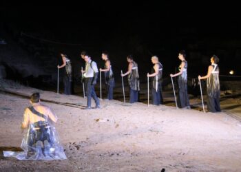 Συγκλονιστικές οι ερμηνείες των πρωταγωνιστών στις Βάκχες του Ευριπίδη  στο Αρχαίο Θέατρο της Ήλιδας
