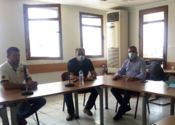 “Άσχετοι και επικίνδυνοι θέτουν σε κίνδυνο το έργο”