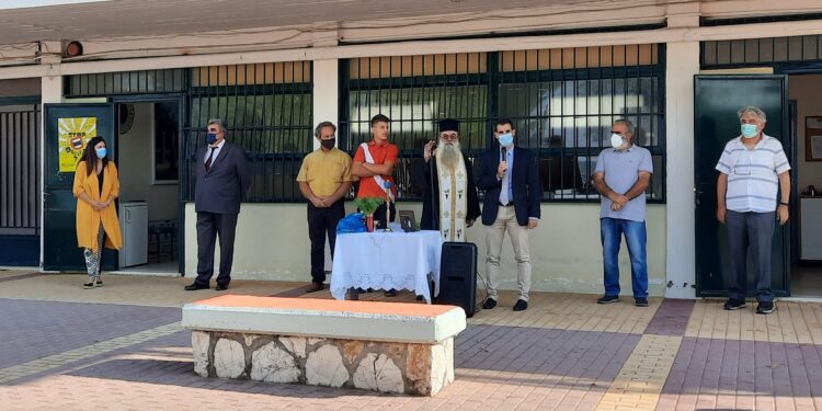 Στον Αγιασμό του ΓΕΛ Πελοπίου, ο Αντιπεριφερειάρχης Π.Ε Ηλείας, Β. Γιαννόπουλος