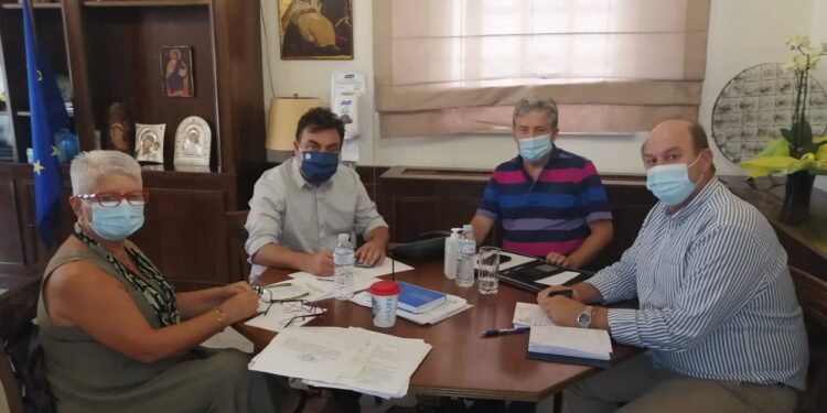 ΔΗΜΟΣ ΠΥΡΓΟΥ: Άμεσα οι παρεμβάσεις πρασίνου στο λόφο του Επαρχείου