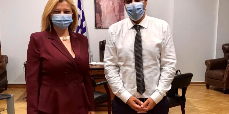 Συνάντηση Αυγερινοπούλου – Πλεύρη για την ενίσχυση των νοσοκομείων της Ηλείας