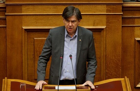 ΔΗΜΗΤΡΗΣ ΜΠΑΞΕΒΑΝΑΚΗΣ: “Την επισκευή του 2ου Δημοτικού Σχολείου Γαστούνης χρηματοδότησε η κυβέρνηση του ΣΥΡΙΖΑ”