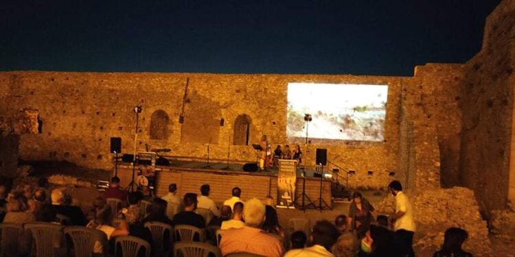 ΔΗΜΑΡΧΙΣ ΠΥΡΓΟΥ: “Η τέχνη του Μίκη Θεοδωράκη είναι ταυτισμένη με έναν λαό που αντιστέκεται»