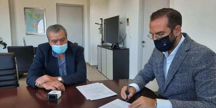 Αντιμετωπίζεται εκτεταμένη κατολίσθηση μεταξύ των οικισμών Αρβανίτη και Χαριάς στην Π.Ε. Ηλείας