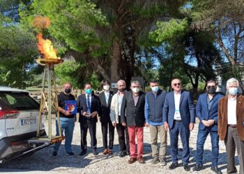 ΔΗΜΟΣ ΗΛΙΔΑΣ: Με μια σεμνή τελετή η Αρχαία Ήλιδα υποδέχθηκε την Ολυμπιακή Φλόγα