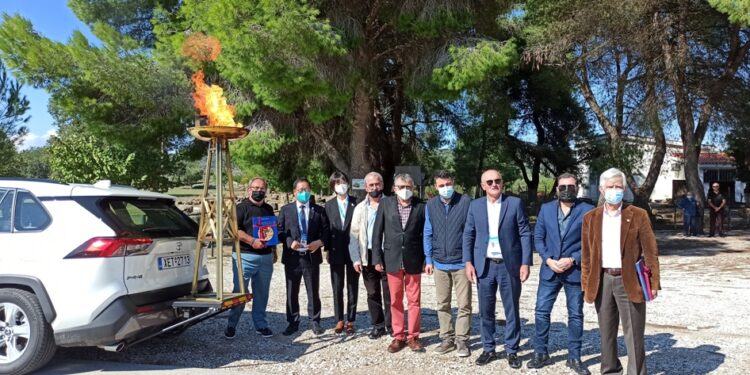 ΔΗΜΟΣ ΗΛΙΔΑΣ: Με μια σεμνή τελετή η Αρχαία Ήλιδα υποδέχθηκε την Ολυμπιακή Φλόγα