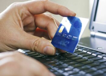 ΔΗΜΟΣ ΑΝΔΡΑΒΙΔΑΣ – ΚΥΛΛΗΝΗΣ: Του απέσπασε 6.000 ευρώ από την τραπεζική του κάρτα