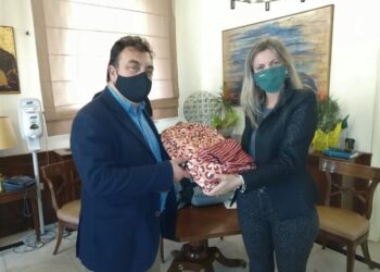 ΔΗΜΟΣ ΠΥΡΓΟΥ: Σχολικές τσάντες γεμάτες αγάπη από μαθητές του εξωτερικού σε μαθητές της πυρόπληκτης Βαρβάσαινας