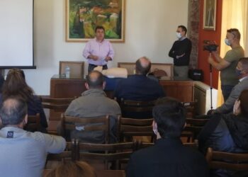 ΔΗΜΟΣ ΠΥΡΓΟΥ: Πραγματοποιήθηκε στο Λάτσειο Δημοτικό Μέγαρο επίδειξη χρήσης των απινιδωτών