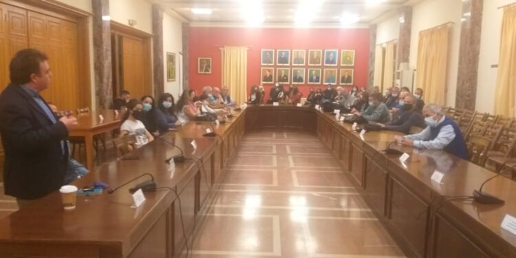ΔΗΜΟΣ ΠΥΡΓΟΥ: “Όχι στη συγχώνευση τμημάτων”