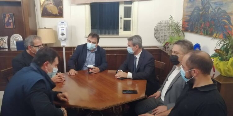 ΔΗΜΟΣ ΠΥΡΓΟΥ: Επίσκεψη του Ανδρέα Λοβέρδου στο δήμαρχο Πύργου Παναγιώτη Αντωνακόπουλο