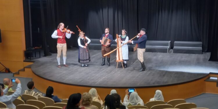 ΔΗΜΟΣ ΗΛΙΔΑΣ: Ένα όμορφο μουσικό ταξίδι χάρισαν 45 νέοι από το Μπάλιγκεν της Γερμανίας