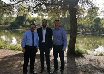Συναντήσεις Φαρμάκη σε περιοχές της Νότιας Ηλείας συνοδευόμενος από το Νίκο Κοροβέση