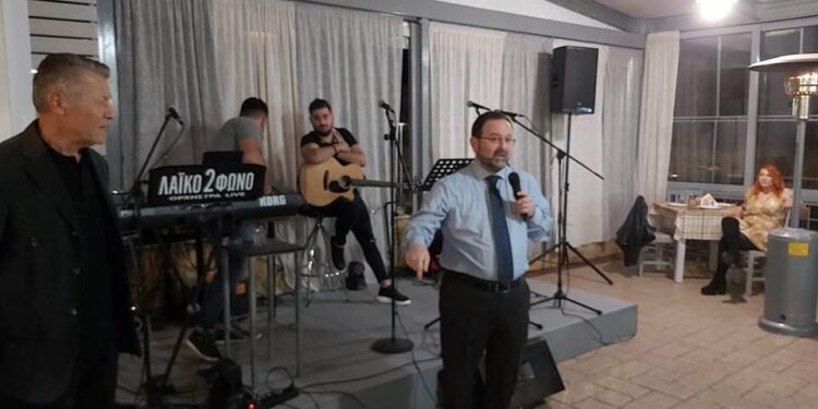 Ο αεικίνητος Νίκος Κοροβέσης κοντά σε συλλόγους και κοινότητες