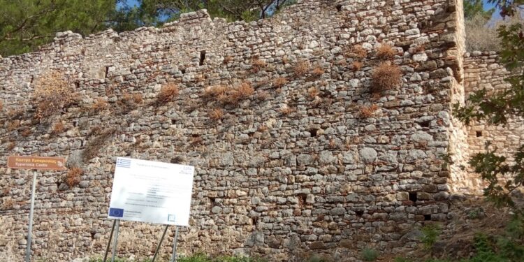 Το ιστορικό κάστρο της Κυπαρισσίας