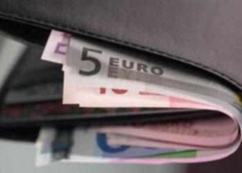 ΑΜΑΛΙΑΔΑ: Αφαίρεσε 500 ευρώ από άνδρα