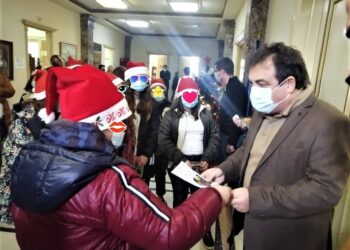 ΔΗΜΟΣ ΠΥΡΓΟΥ: Γεύματα αγάπης από το Γραφείο Εθελοντισμού