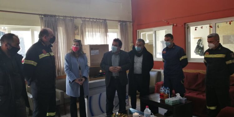 ΔΗΜΟΣ ΠΥΡΓΟΥ: Ο Δήμαρχος Πύργου προσέφερε φωτοτυπικό μηχάνημα και τηλεόραση στην Π.Υ. Πύργου