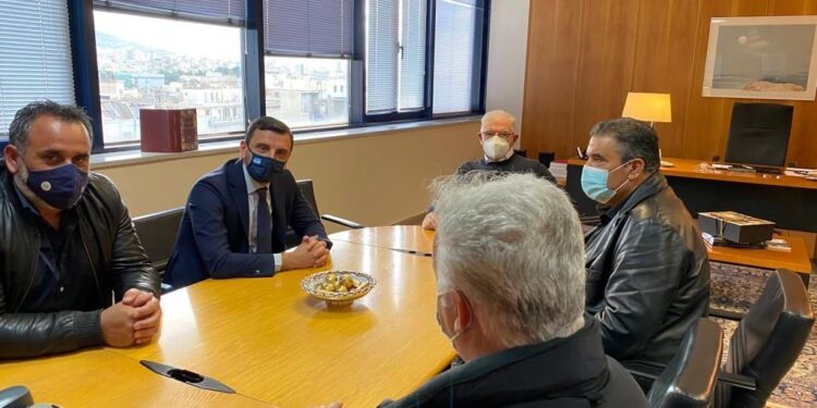 ΑΝΔΡΕΑΣ ΝΙΚΟΛΑΚΟΠΟΥΛΟΣ: Συνάντηση με τον Πρόεδρο του ΕΛΓΑ για τις αποζημιώσεις στο πορτοκάλι