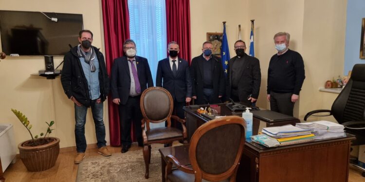ΔΗΜΟΣ ΠΗΝΕΙΟΥ: Συνάντηση Δημάρχου με εκπροσώπους “Ιωνικού Χωριού”