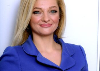 ΔΙΟΝΥΣΙΑ ΑΥΓΕΡΙΝΟΠΟΥΛΟΥ: Παρέμβαση στο Υπουργείο Εργασίας για το έκτακτο βοήθημα των 250 ευρώ στους χαμηλοσυνταξιούχους