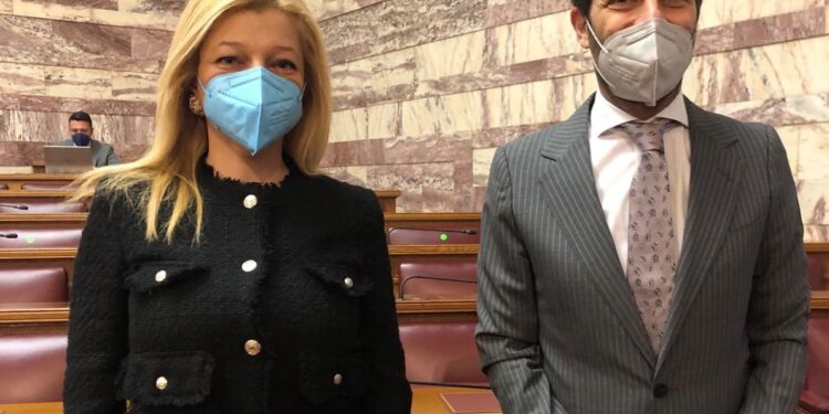 Συνάντηση Αυγερινοπούλου – Γιατρομανωλάκη, Υφυπ. Πολιτισμού, για τον σύγχρονο πολιτισμό στην Ηλεία (βίντεο)