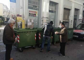 ΔΗΜΟΣ ΠΥΡΓΟΥ: Τοποθετούνται οι νέοι πράσινοι κάδοι απορριμμάτων