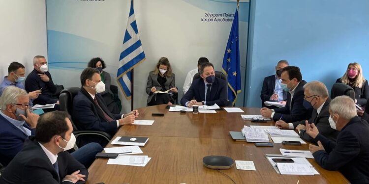 Ο Δήμαρχος Ήλιδας Γιάννης Λυμπέρης στην 1η συνεδρίαση της Κοινής Προπαρασκευαστικής Ομάδας Εργασίας ΚΕΔΕ – ΥΠΟΙΚ- ΥΠΕΣ για τα οικονομικά των Δήμων