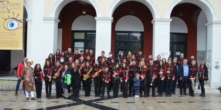 Εντυπωσίασε η Φιλαρμονική Λεχαινών στην Πλατεία Γεωργίου της Πάτρας